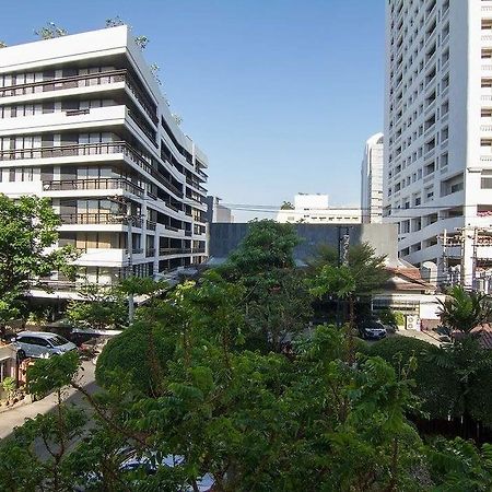 Antique Palace Apartment Bangkok Extérieur photo