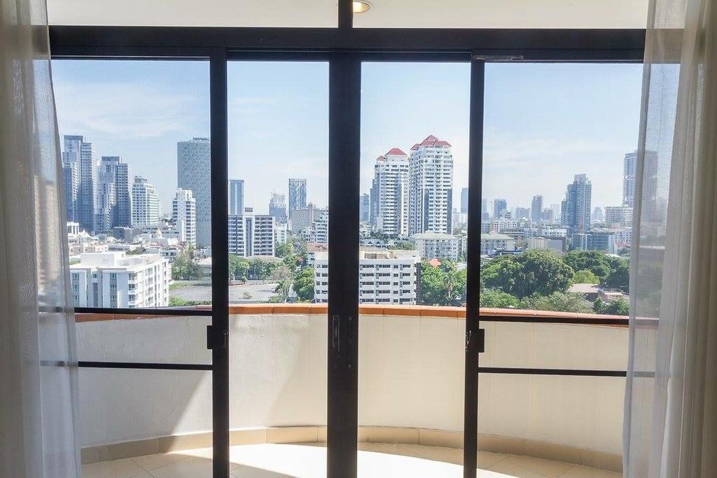 Antique Palace Apartment Bangkok Extérieur photo