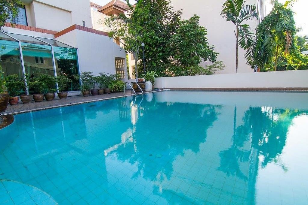 Antique Palace Apartment Bangkok Extérieur photo