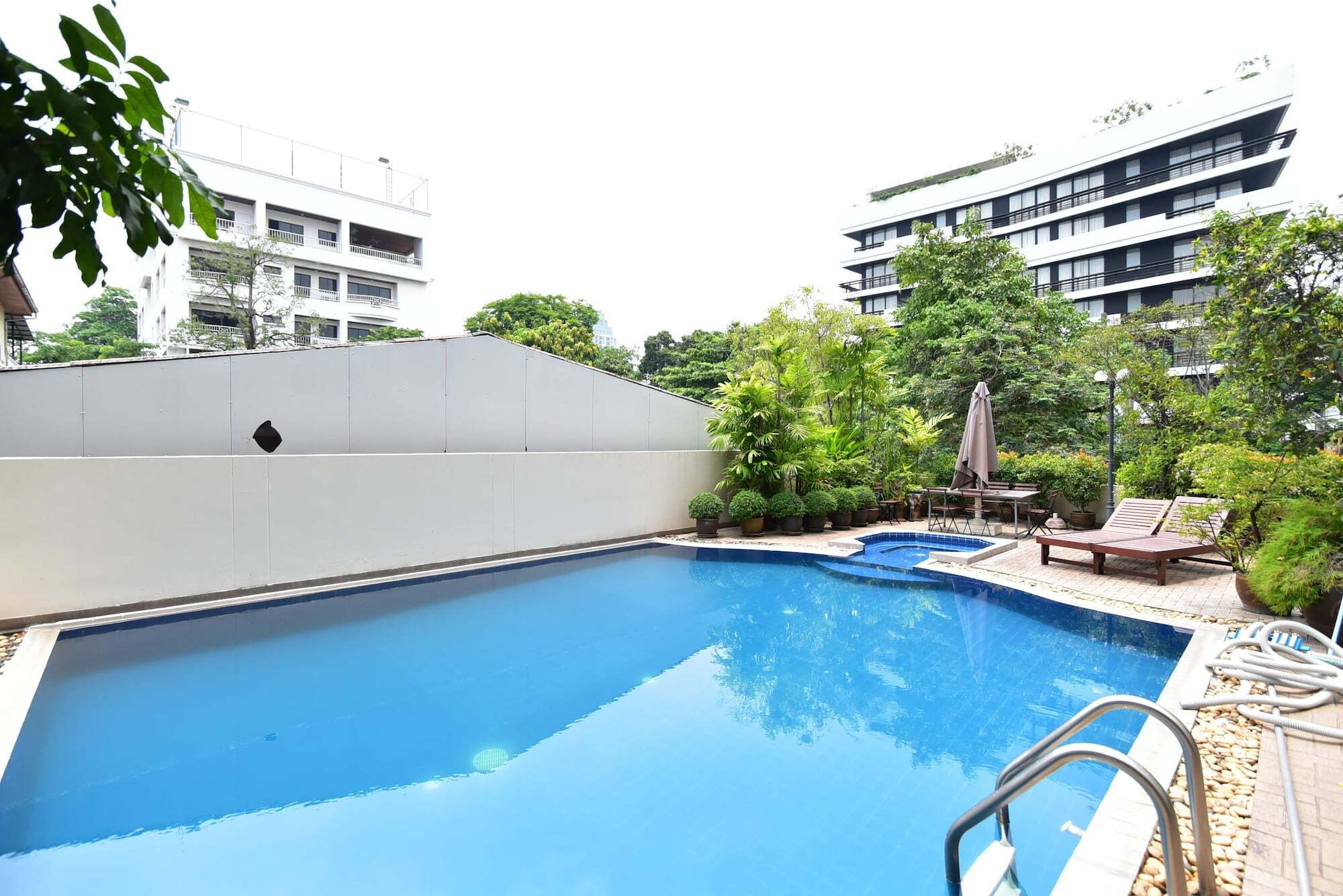 Antique Palace Apartment Bangkok Extérieur photo
